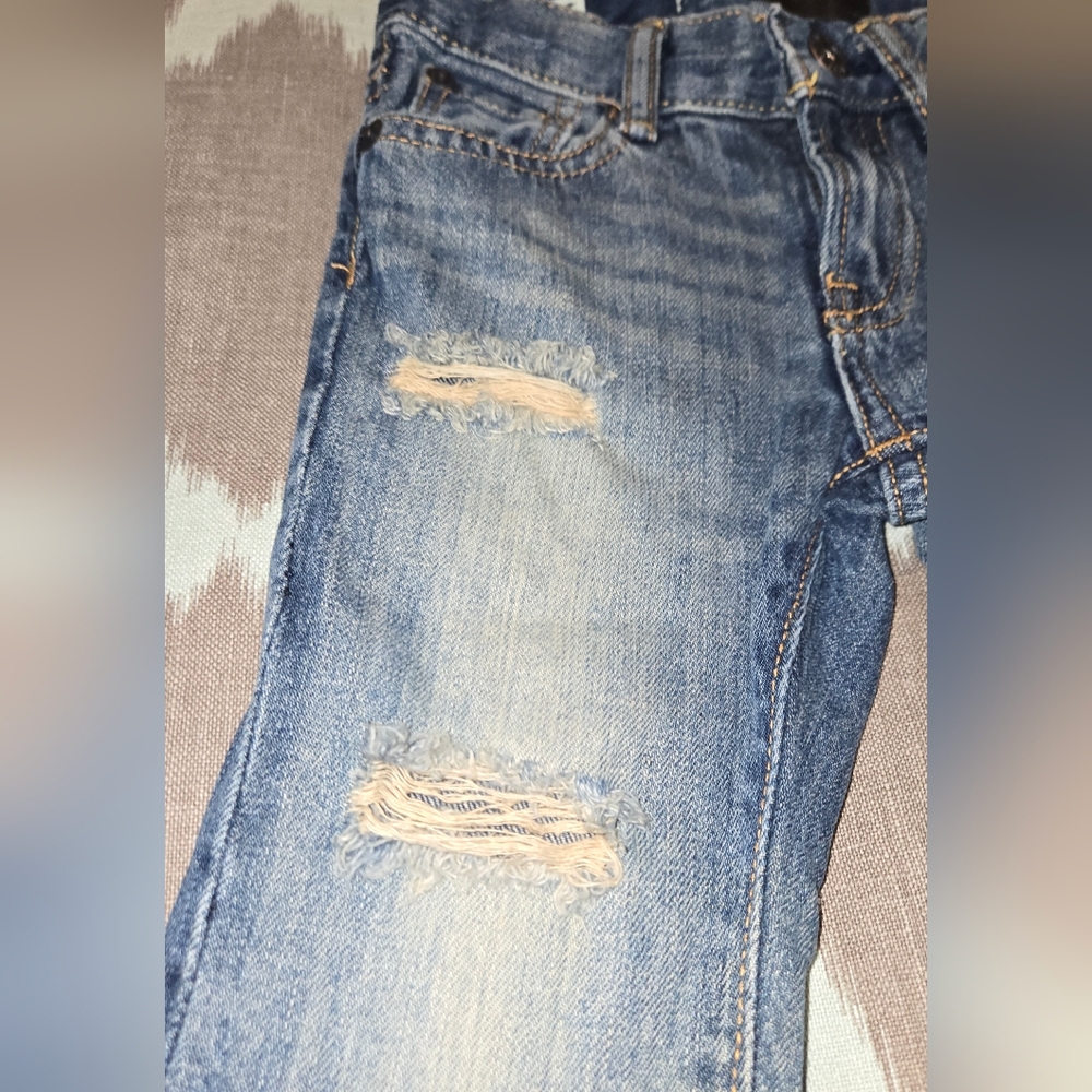 Baby GAP distressed Jeans 12/18 Months Perfect Condition - Picture 2 of 8
